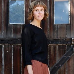 Me & Arrow Black Linen 3/4 Sleeve Top – Women’s Small